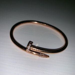 Rose Gold designer-Inspired Screw Bracelet